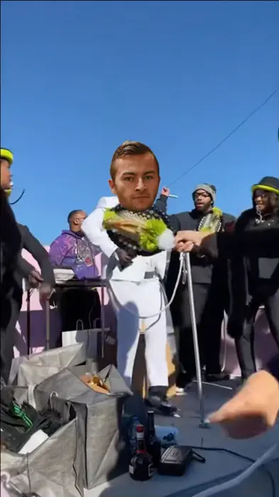 Piñata thumbnail image